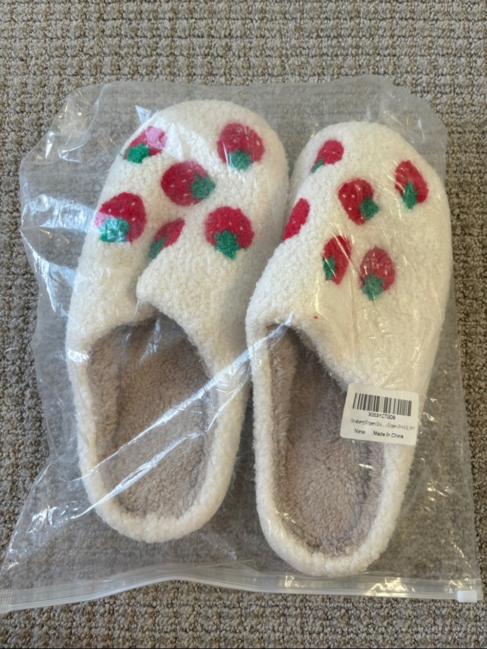 Cozy Strawberry Sherpa Slippers - Cream with Red Accents - Picture 3 of 3